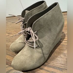 XAPPEAL Flynn Lace-Up Wedge Booties - Taupe 10